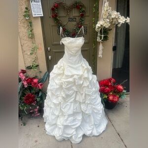 NWT Mariposa Moonlight Ruffle Tied Wedding Dress Cream Sz 12 Women